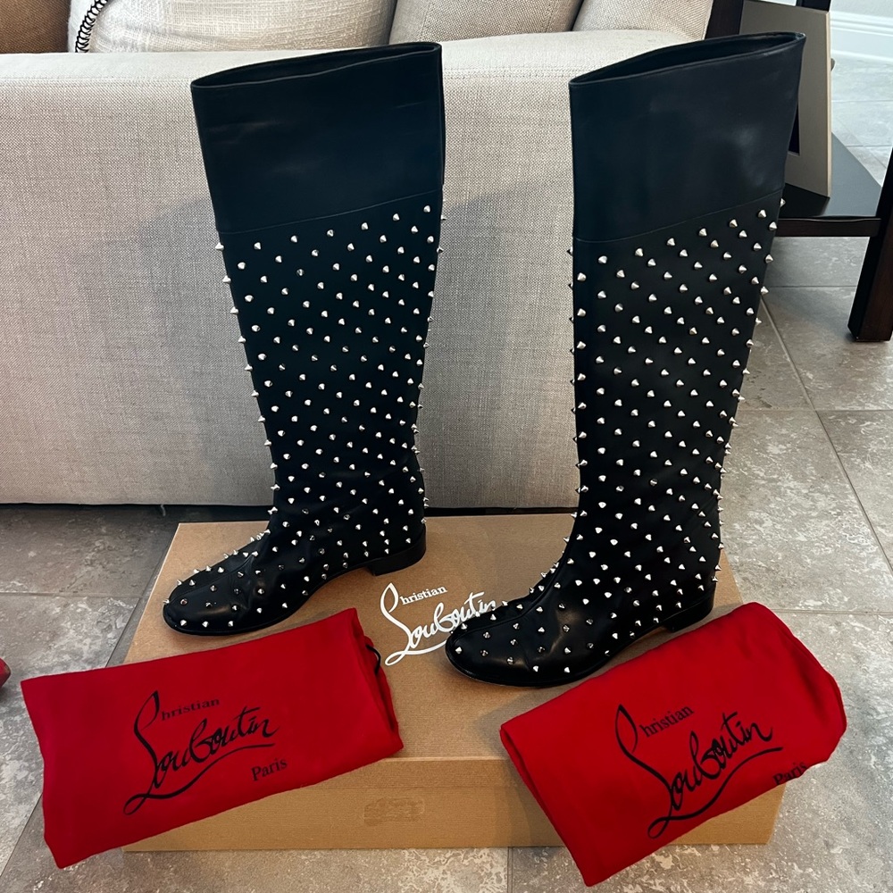 Authentic Christian Louboutin women’s 41.5 Meneboot Flat Calf Spikes